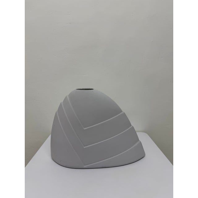 Large scale 1980s Art Deco revival ceramic vase in a matte shade of gray.