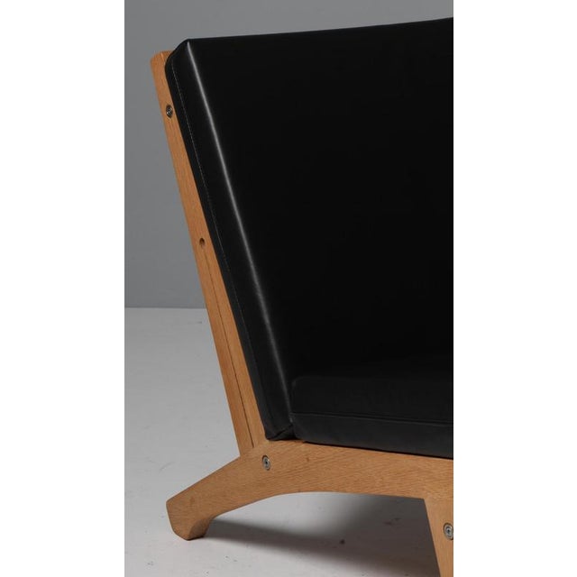 1960s GE-370 Lounge Chair in Oak Frame and Leather by Hans J. Wegner for Getama, Denmark, 1960s For Sale - Image 5 of 9