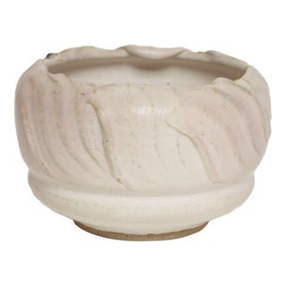 Vintage Pink Matte Glazed Incised Ceramic Vase / Planter by Deanna Nichols For Sale