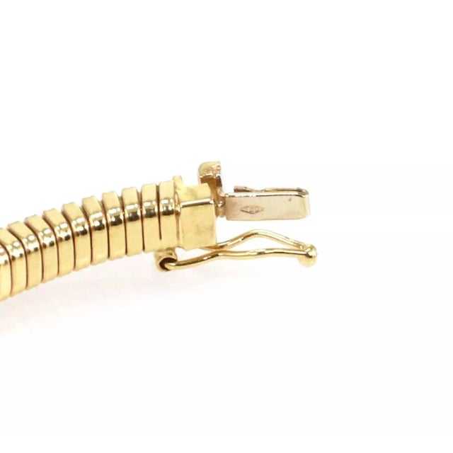 Square Cut Blue Topaz Flex 18k Yellow Gold Bracelet For Sale In Miami - Image 6 of 6