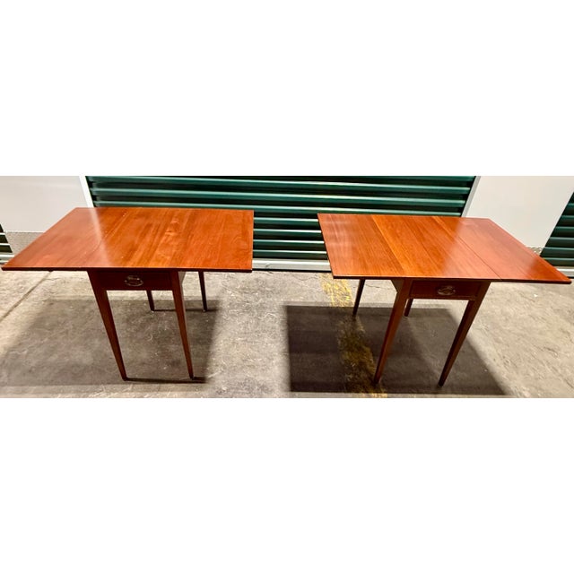 Chestnut Early 20th Century Pair of Pembroke Drop-Leaf Tables For Sale - Image 8 of 12