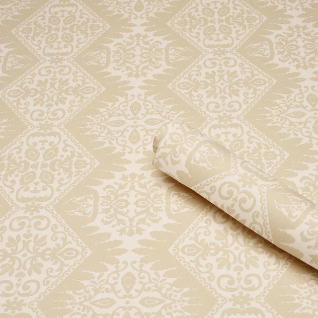 Schumacher SAMPLE - Schumacher Berkeley Wallpaper In Wheat For Sale - Image 4 of 5