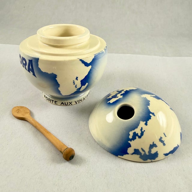 Ceramic 1930s Amora Mustard World Globe French Cafe Pot & Spoon For Sale - Image 7 of 15