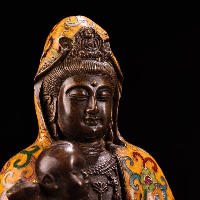 Late 19th Century Cloisonné Enamel Guanyin Statue With Child, 4.5kg For Sale In Los Angeles - Image 6 of 9