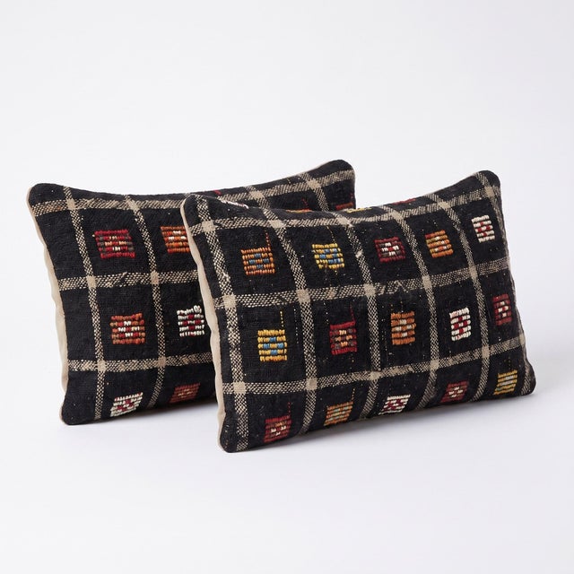 Mid-Century Modern Turkish Wool Lumbar Kilim Pillow Cover 16'' X 24'' - Set of Two For Sale - Image 3 of 4