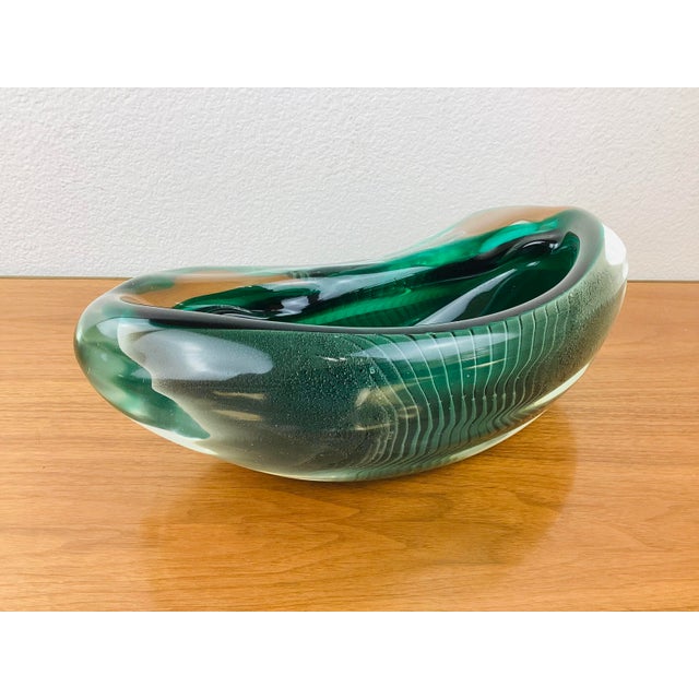 Vintage 1930s Alfredo Barbini Italian Mid Century Modern Freeform Murano Art Glass Vessel Bowl For Sale - Image 10 of 14