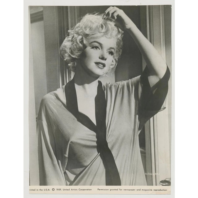 Marilyn Monroe Posing in Studio, 1950s, Photograph For Sale - Image 6 of 6