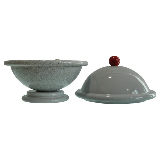 Viba set consisting of a large cup, one empty pockets / candies and table lighter, all ceramic. dimensions and weight...