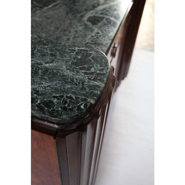 1930s French Art Deco Credenza in Burl Walnut and Verde Antico Marble, 1930s For Sale - Image 5 of 10