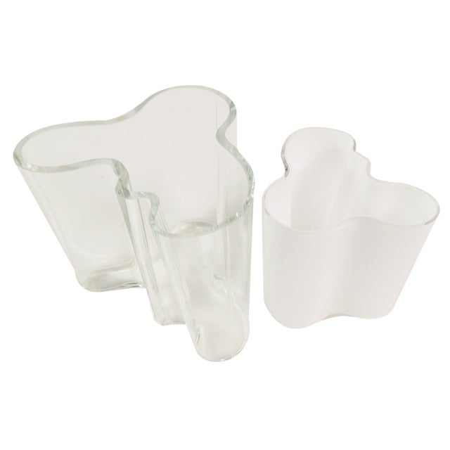 Mid-Century Vases in Glass by Alvar Aalto, Finland, 1980s, Set of 2 For Sale