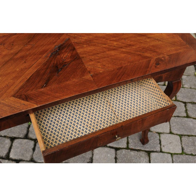 Italian 1780s Walnut Table with Quarter Veneer, Single Drawer and Cabriole Legs For Sale - Image 10 of 12