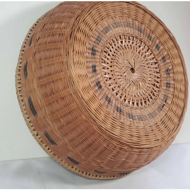 Contemporary Vintage Ye'kuana Indigenous Venezuelan Amazon Wa'pa Basket Tray, Hand-Woven Geometric Pattern, Natural Plant Fiber For Sale - Image 3 of 5