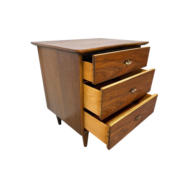 Brown Mid-Century Modern Kent Coffey "The Greenbrier" Walnut Nightstands - Set of 2 For Sale - Image 8 of 9