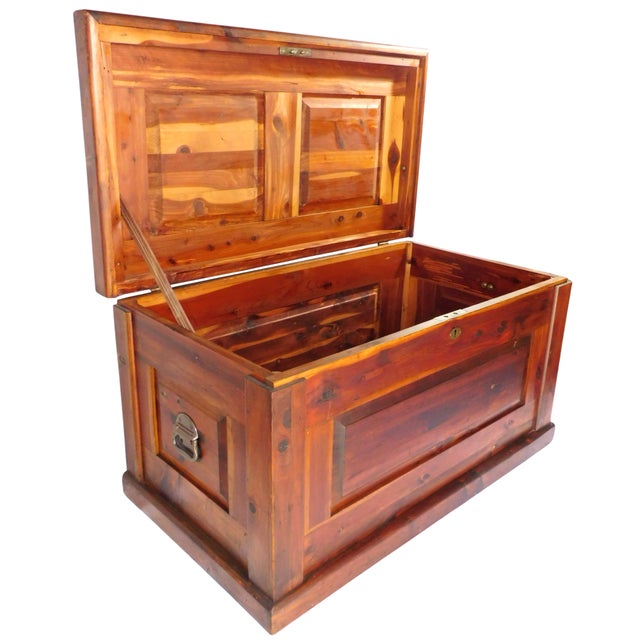 This is a sturdy, well built piece with just enough wear around the edges to give it a warm rustic look. There was no date...
