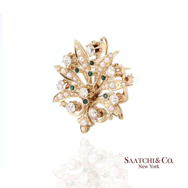 Late 20th Century 14k (585) Vintage Yellow Gold Natural Diamond and Emerald Brooch / Pendant For Sale In New York - Image 6 of 9