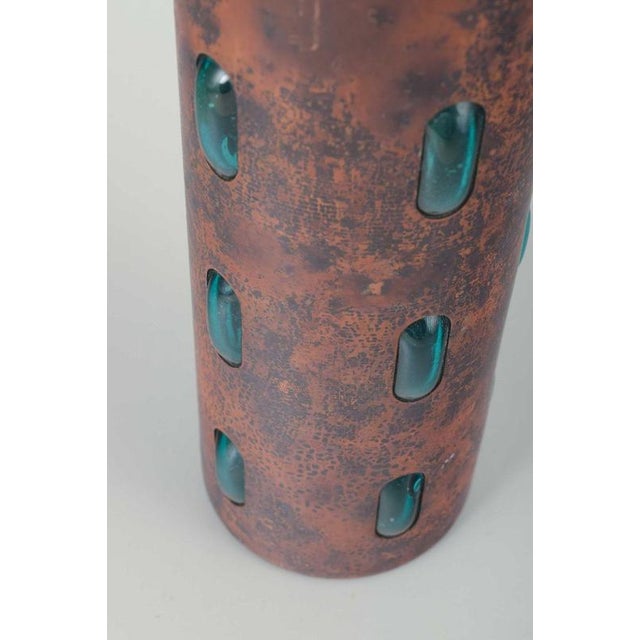 Vase in Hammered Copper with Bluish-Green Glass Insert by Nanny Still for Raak For Sale - Image 3 of 5