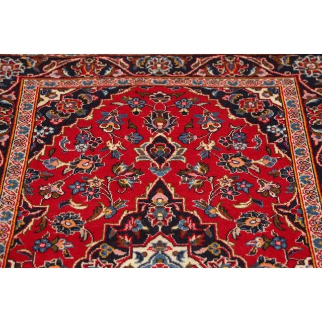 Kashan Rug in Hand-Knotted Virgin Wool For Sale - Image 8 of 11