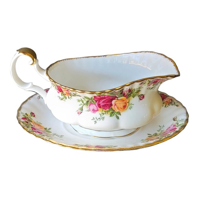 1960s Royal Albert Bone China England Country Roses Gravy Boat With Underplate For Sale