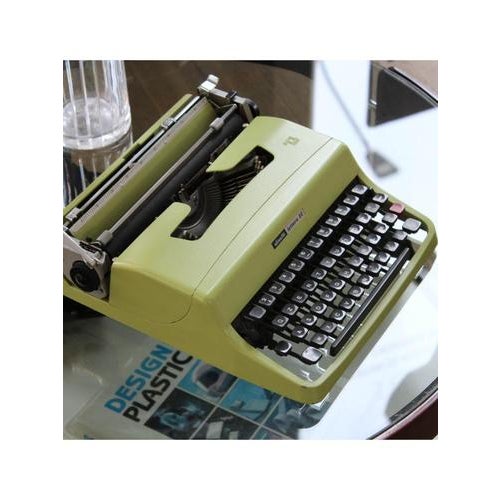 32 Typewriter from Olivetti Lettera For Sale - Image 4 of 15