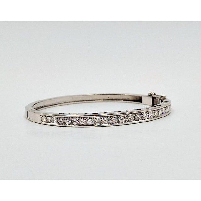 Bracelet in 18 Karat White Gold with 25 Diamonds, 1990s For Sale - Image 3 of 17