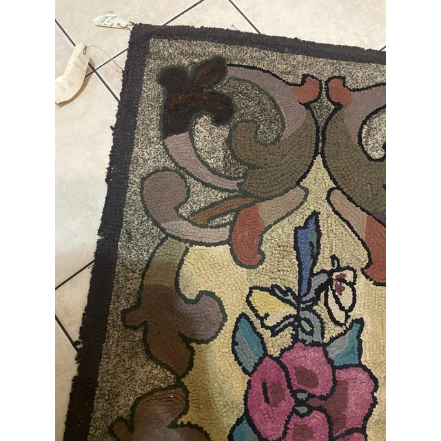 Antique c.1900s American Hand-Hooked Rug, Roses & Acanthus Scrolls, Folk Art, 2'6" X 4'3" (79cm X 131cm) For Sale - Image 4 of 8