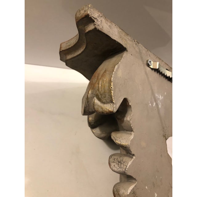 1960s Vintage Hand-Carved Acanthus Leaf Wall Shelf For Sale - Image 5 of 11