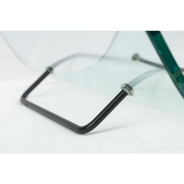1980s Vintage Curved Glass Magazine Rack from Fiam, 1980s For Sale - Image 5 of 8
