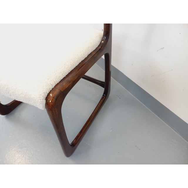Vintage Sleigh Chair in Wood and Bouclé Fabric from Baumann, 1960s For Sale - Image 3 of 13