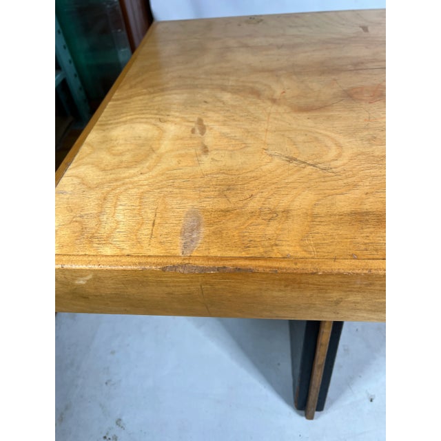 Mid-Century Modern Quality Heavy Mid Century Splayed Black Based Coffee Table For Sale - Image 3 of 12