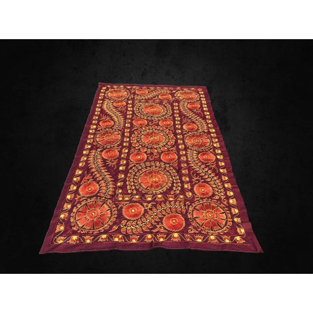 Handmade tapestry with flowers. Unique colors and full condition. 217 x 131 CM - 7,1 x 4,3 FT Vintage SUZANI Fabric. Looks...