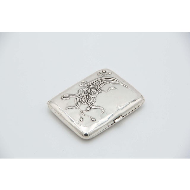Rectangular Silver Cigarette Case with Bouquet of Flowers, in Good conditions.