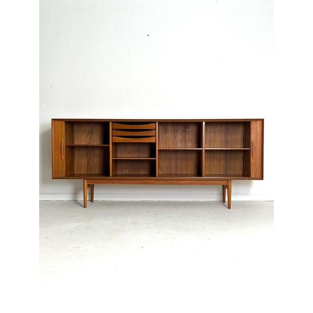 Arne Vodder Large Teak Sideboard for Sibast Møbler – Denmark, 1960s A rare and beautifully crafted large teak sideboard...