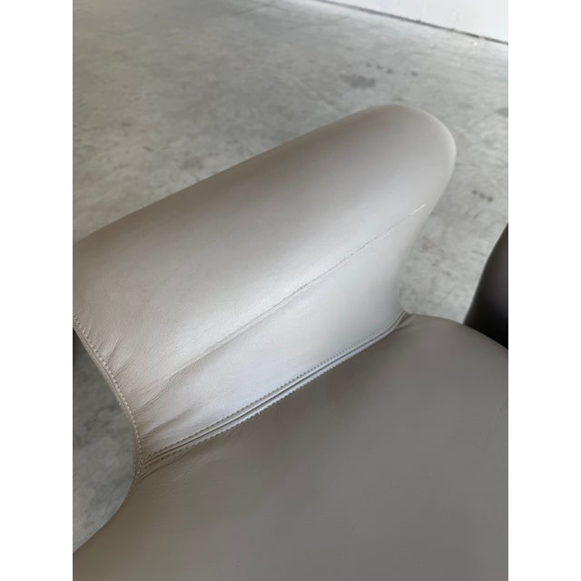 Animal Skin Vintage Sculptural Post Modern Gray Leather Lounge Chair Pair For Sale - Image 7 of 13