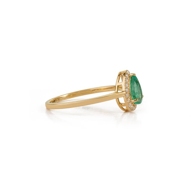 Metal 18k Gold Natural Pear Cut Emerald and Diamond Halo Engagement Ring Size 5 For Sale - Image 7 of 17