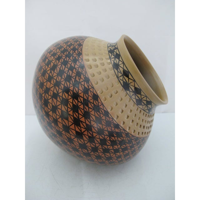 Mexican Mata Ortiz Amalia Mora Mexico Geometric Diamond Eye Dazzler Pottery Vessel Vase For Sale - Image 3 of 7