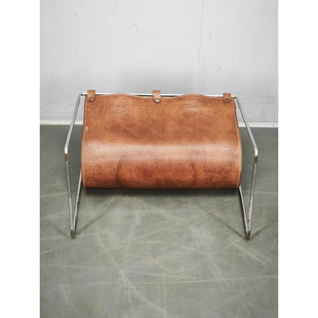 Modern Italian Modernist Leather and Chrome Magazine Rack, 1980s For Sale - Image 3 of 11