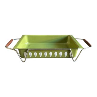 1960’s Avocado Green Catherine Holm Lotus Enamel Baking Casserole Dish With Teak Handled Holder For Sale