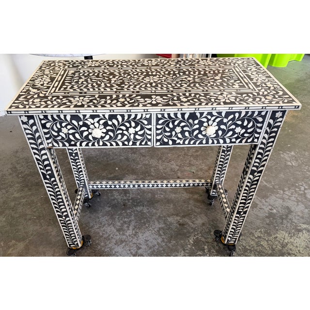 Aditya Handicrafts Indian Black & White Bone Inlay Dressing Table & 32.75” Round Mirror, 2021 For Sale - Image 10 of 13