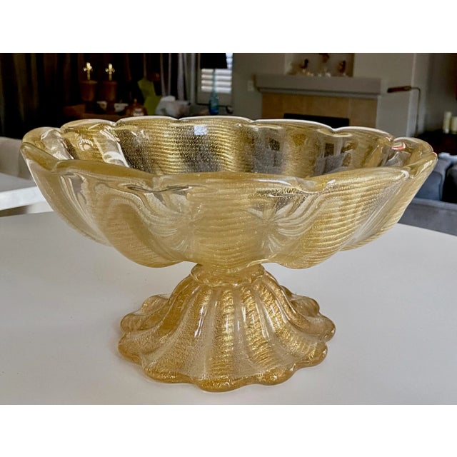 Large Barovier & Toso Murano handblown centerpiece bowl in the Coronado d'ore technique. Expertly crafted of thick clear...