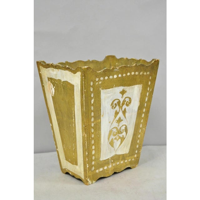 Vintage Italian Florentine Hollywood Regency Gilt Giltwood Wastebasket Trash Can For Sale In Philadelphia - Image 6 of 17