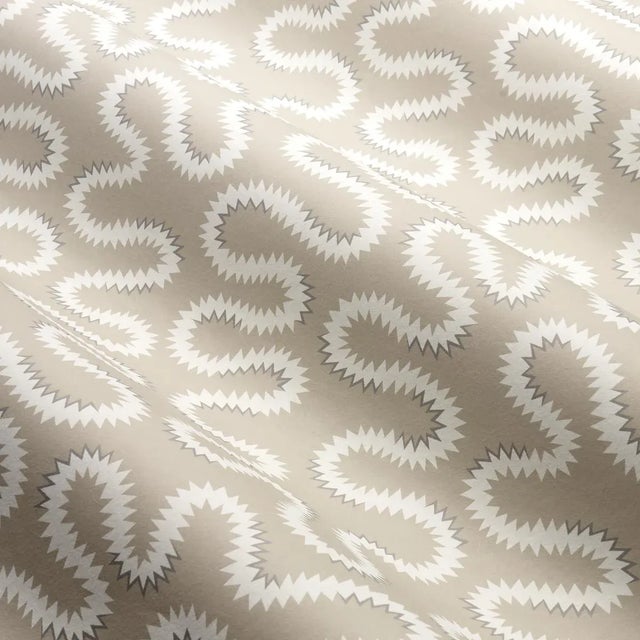 Schumacher Sample - Schumacher Zoelie Wallpaper in Natural For Sale - Image 4 of 5