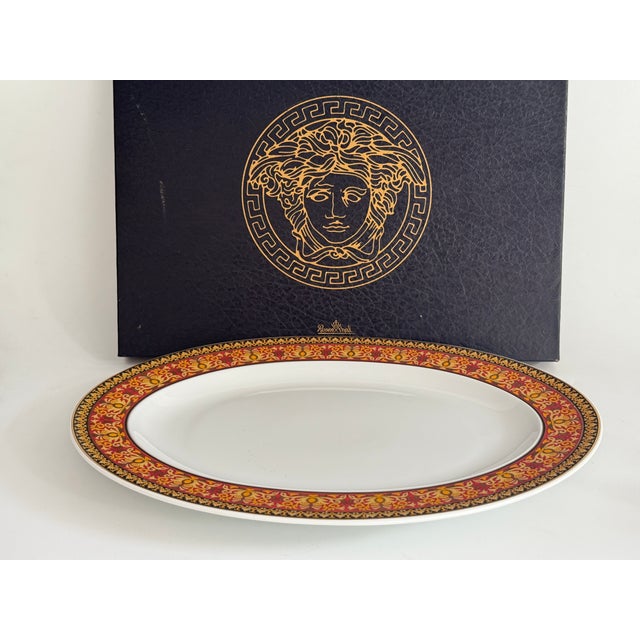 Small Medusa Platter by Versace for Rosenthal, 1990s For Sale - Image 10 of 10