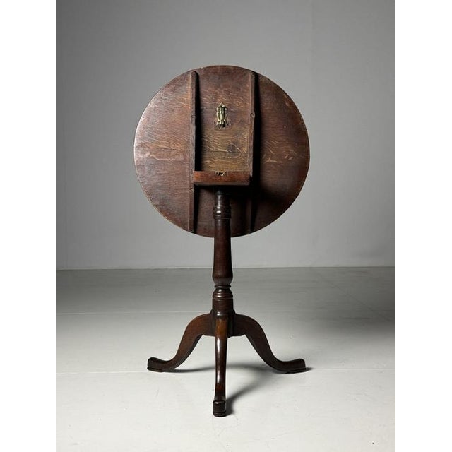 Tilt Top Table in Oak, 19th Century For Sale - Image 5 of 18