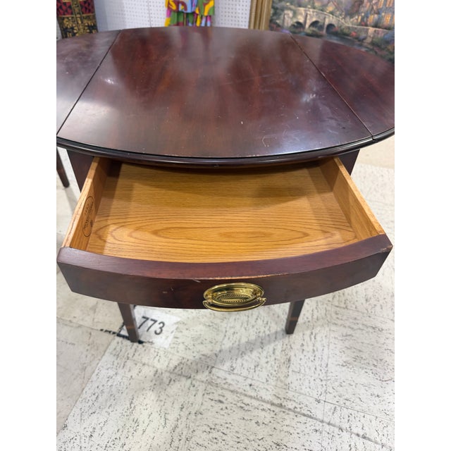 1960s Henkel Harris 1997 Pair of Mahogany Pembroke Tables For Sale - Image 5 of 7