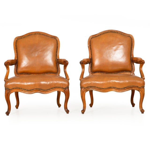 French Pair of French Louis XV Carved Fauteuils Arm Chairs by Louis Cresson Ca. 1750 For Sale - Image 3 of 18
