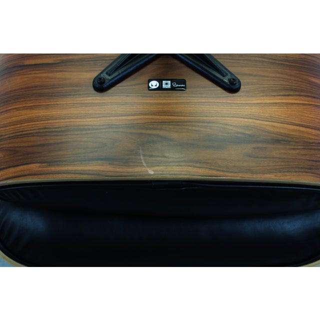 Set of Lounge Chair with Ottoman by Charles and Ray Eames for Herman Miller, Set of 2 For Sale - Image 6 of 14