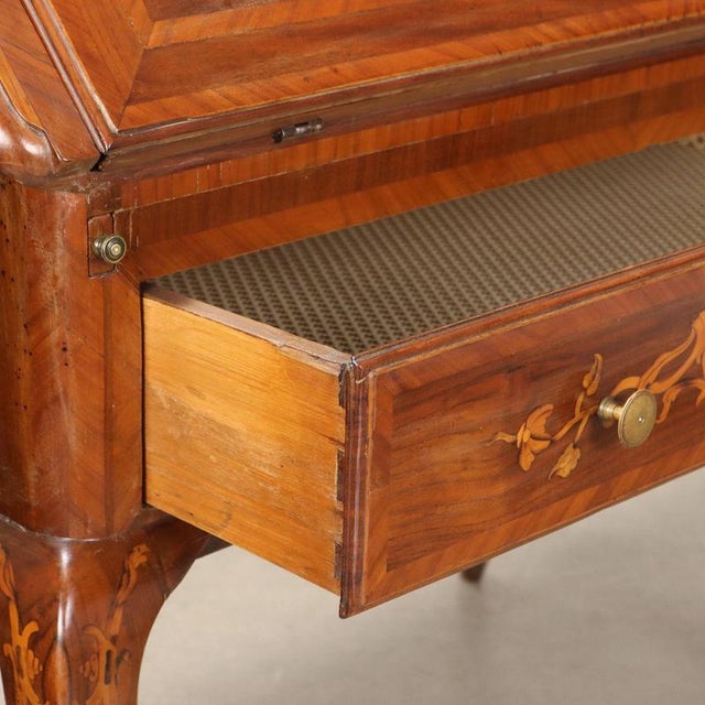 Piedmontese Folding Desk in Walnut For Sale - Image 14 of 16