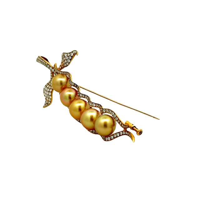 Golden South Sea Pearl Diamond 18k Yellow Gold Pea Pod Brooch-Pendant For Sale - Image 4 of 8