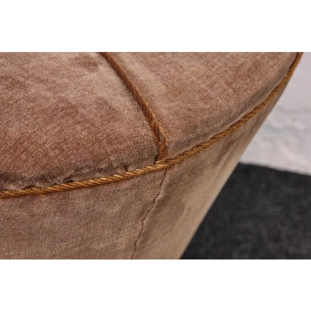 Beige Vintage Danish Model 1518 Lounge Chair in Sand Beige Mohair Velvet from Fritz Hansen, 1940s For Sale - Image 8 of 18