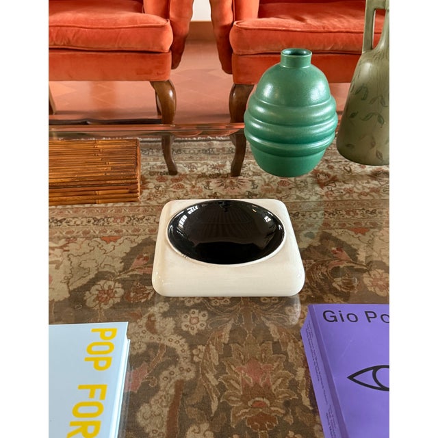 Space Age Black and White Ceramic Ashtray / Vide Poche, Italy 1970s For Sale - Image 11 of 12